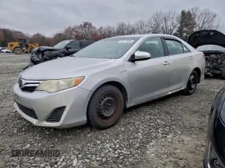 ✅ 2013 Toyota Camry LE • VIN: 4T1BD1FKXDU093907 • Лот: 93772085. Опубликован ранее на Copart с пробегом 430 940 миль. Бесплатный доступ к архиву аукционных продаж из США и подробный отчёт об истории автомобиля на DreamBid. Изображение 1.