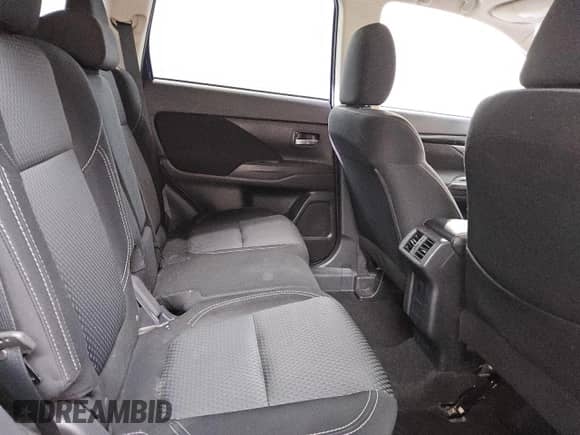 ✅ 2020 Mitsubishi Outlander ES • VIN: JA4AD2A37LZ045072 • Лот: 84819765. Опубликован ранее на Copart с пробегом 54 628 миль. Бесплатный доступ к архиву аукционных продаж из США и подробный отчёт об истории автомобиля на DreamBid. Изображение 11.