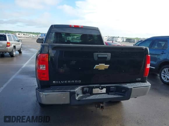 2007 Chevrolet Silverado 1500 1LT with VIN 3GCEK13MX7G532298, listed as a IAAI auction lot 42661195 with 136,960 mi miles and . Bid and sale history available at DreamBid. Image 17.