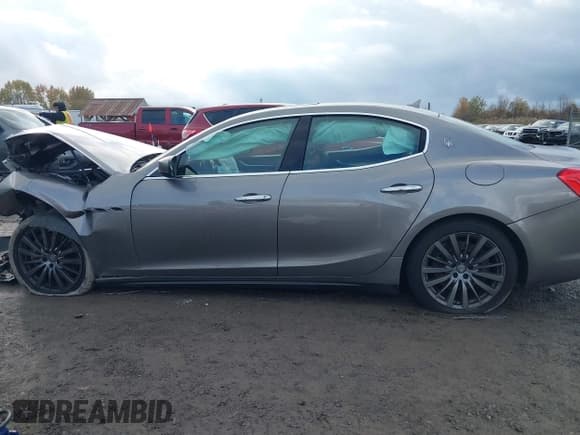 ✅ 2018 Maserati Ghibli S Q4 • VIN: ZAM57YTA8J1281315 • Lot: 43532171. Listed on IAAI with Not provided. Free auction sales archive from the USA and detailed vehicle history report at DreamBid. Image 14.