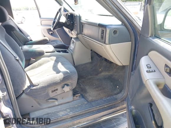 ✅ 2000 Chevrolet Suburban LS • VIN: 3GNFK16T6YG115678 • Лот: 42557069. Опубликован ранее на IAAI с пробегом 286 045 миль. Бесплатный доступ к архиву аукционных продаж из США и подробный отчёт об истории автомобиля на DreamBid. Изображение 5.