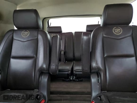 ✅ 2014 Cadillac Escalade Platinum • VIN: 1GYS4DEF6ER178624 • Лот: 84922784. Опубликован ранее на Copart с пробегом 182 858 миль. Бесплатный доступ к архиву аукционных продаж из США и подробный отчёт об истории автомобиля на DreamBid. Изображение 10.