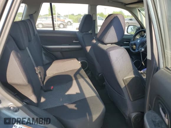 ✅ 2007 Suzuki Grand Vitara • VIN: JS3TD941474202305 • Lot: 66775215. Wystawiony na Copart z przebiegiem 211 060 mil. Bezpłatny archiwum sprzedaży aukcyjnych z USA i szczegółowy raport historii pojazdu na DreamBid. Zdjęcie 11.