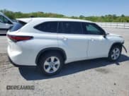 ✅ 2022 Toyota Highlander Hybrid LE • VIN: 5TDZARAH0NS516943 • Lot: 52202305. Wystawiony na Copart z przebiegiem 39 889 mil. Bezpłatny archiwum sprzedaży aukcyjnych z USA i szczegółowy raport historii pojazdu na DreamBid. Zdjęcie 3.