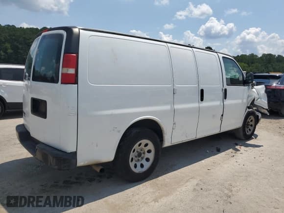 ✅ 2014 Chevrolet Express Cargo • VIN: 1GCSGAFX1E1106537 • Lot: 67952795. Wystawiony na Copart z przebiegiem 198 464 mil. Bezpłatny archiwum sprzedaży aukcyjnych z USA i szczegółowy raport historii pojazdu na DreamBid. Zdjęcie 3.