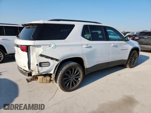 ✅ 2022 Chevrolet Traverse RS • VIN: 1GNERJKW1NJ107747 • Lot: 65274185. Wystawiony na Copart z przebiegiem 94 661 mil. Bezpłatny archiwum sprzedaży aukcyjnych z USA i szczegółowy raport historii pojazdu na DreamBid. Zdjęcie 3.