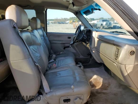 2001 Chevrolet Silverado 1500 LT z VIN 1GCEC19T21Z203162, wystawiony jako Copart lot #46577965 z przebiegiem 308 212 mil mil oraz Szkoda całkowita • Salvage title. Historia ofert i sprzedaży dostępna na DreamBid. Obrazek 7.