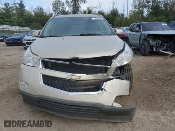 ✅ 2011 Chevrolet Traverse 1LT • VIN: 1GNKRGED9BJ120435 • Lot: 73011514. Wystawiony na Copart z przebiegiem 215 735 mil. Bezpłatny archiwum sprzedaży aukcyjnych z USA i szczegółowy raport historii pojazdu na DreamBid. Zdjęcie 5.