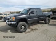 ✅ 2007 GMC Sierra 2500HD SLE1 • VIN: 1GTHK29D37E106700 • Лот: 51186525. Опубликован ранее на Copart с пробегом 392 749 миль. Бесплатный доступ к архиву аукционных продаж из США и подробный отчёт об истории автомобиля на DreamBid. Изображение 1.