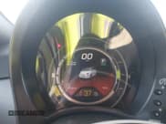 ✅ 2016 FIAT 500e • VIN: 3C3CFFGE4GT184182 • Lot: 43642233. Wystawiony na IAAI z przebiegiem 76 336 mil. Bezpłatny archiwum sprzedaży aukcyjnych z USA i szczegółowy raport historii pojazdu na DreamBid. Zdjęcie 7.