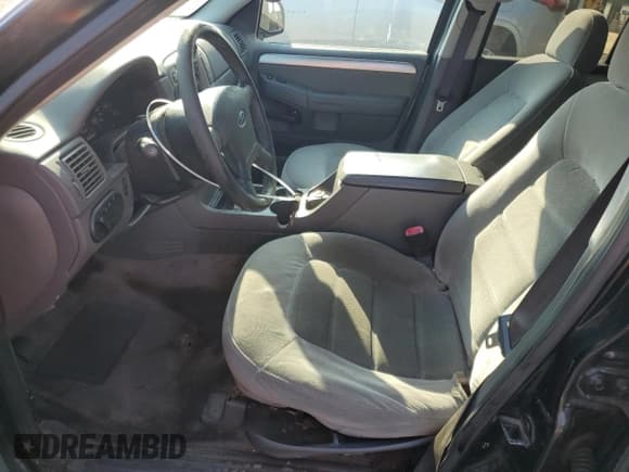 ✅ 2004 Ford Explorer XLT • VIN: 1FMDU63W94UA01005 • Lot: 62083795. Wystawiony na Copart z przebiegiem 273 342 mil. Bezpłatny archiwum sprzedaży aukcyjnych z USA i szczegółowy raport historii pojazdu na DreamBid. Zdjęcie 7.