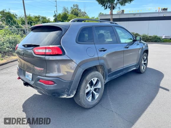 ✅ 2018 Jeep Cherokee Trailhawk • VIN: 1C4PJMBX0JD600413 • Lot: 60336385. Listed on Copart with 64,875 mi. Free auction sales archive from the USA and detailed vehicle history report at DreamBid. Image 4.