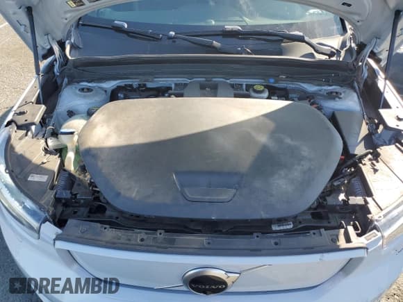✅ 2021 Volvo XC40 • VIN: YV4ED3UR3M2571560 • Lot: 71871995. Listed on Copart with Not provided. Free auction sales archive from the USA and detailed vehicle history report at DreamBid. Image 12.