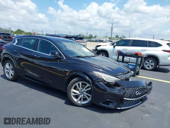 ✅ 2017 Infiniti QX30 Premium • VIN: SJKCH5CP5HA016631 • Лот: 42355185. Опубликован ранее на IAAI с пробегом 115 778 миль. Бесплатный доступ к архиву аукционных продаж из США и подробный отчёт об истории автомобиля на DreamBid. Изображение 1.