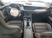 ✅ 2024 Audi RS e-tron GT • VIN: WAUBHBFW5R7900466 • Lot: 77434014. Wystawiony na Copart z przebiegiem 5 257 mil. Bezpłatny archiwum sprzedaży aukcyjnych z USA i szczegółowy raport historii pojazdu na DreamBid. Zdjęcie 8.