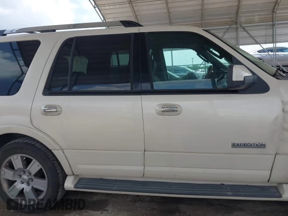 ✅ 2008 Ford Expedition Limited • VIN: 1FMFU19538LA75042 • Лот: 42508528. Опубликован ранее на IAAI с пробегом 192 105 миль. Бесплатный доступ к архиву аукционных продаж из США и подробный отчёт об истории автомобиля на DreamBid. Изображение 14.