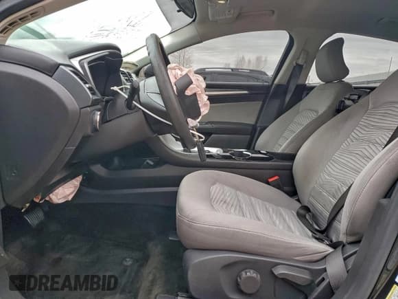 ✅ 2016 Ford Fusion S Hybrid • VIN: 3FA6P0UU1GR118805 • Lot: 93336205. Wystawiony na Copart z przebiegiem 141 238 mil. Bezpłatny archiwum sprzedaży aukcyjnych z USA i szczegółowy raport historii pojazdu na DreamBid. Zdjęcie 7.