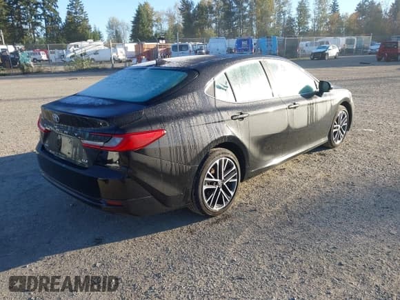 ✅ 2025 Toyota Camry SE • VIN: 4T1DAACK2SU097050 • Lot: 43465693. Wystawiony na IAAI z przebiegiem 11 415 mil. Bezpłatny archiwum sprzedaży aukcyjnych z USA i szczegółowy raport historii pojazdu na DreamBid. Zdjęcie 4.