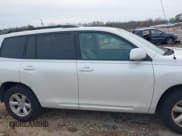 ✅ 2010 Toyota Highlander • VIN: 5TDZK3EHXAS015962 • Lot: 43729861. Wystawiony na IAAI z przebiegiem 235 990 mil. Bezpłatny archiwum sprzedaży aukcyjnych z USA i szczegółowy raport historii pojazdu na DreamBid. Zdjęcie 13.
