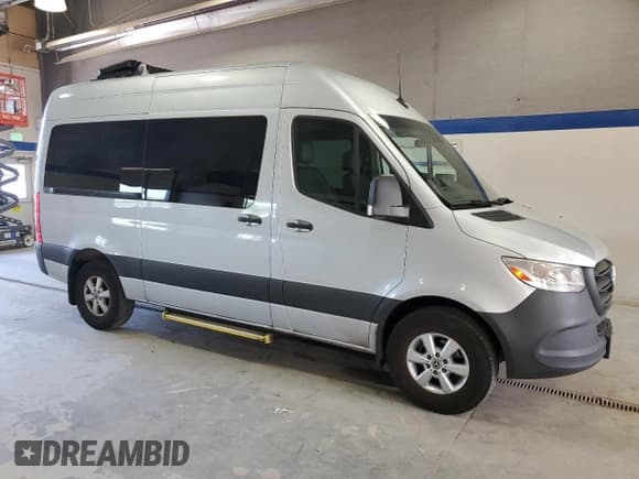 ✅ 2022 Mercedes-Benz Sprinter • VIN: W1Z4EFHY1NP511755 • Лот: 66149835. Опубликован ранее на Copart с пробегом 15 139 миль. Бесплатный доступ к архиву аукционных продаж из США и подробный отчёт об истории автомобиля на DreamBid. Изображение 4.