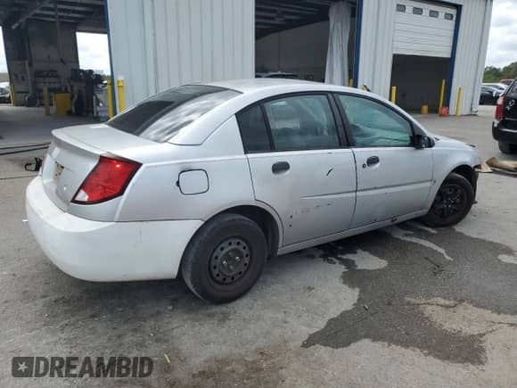 2004 Saturn ION ION 1 z VIN 1G8AG52FX4Z121029, wystawiony jako Copart lot #85560375 z przebiegiem 196 911 mil mil oraz Szkoda całkowita • Salvage title. Historia ofert i sprzedaży dostępna na DreamBid. Obrazek 3.