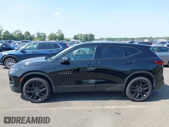 ✅ 2023 Chevrolet Blazer LT • VIN: 3GNKBHR42PS221987 • Lot: 42786132. Wystawiony na IAAI z przebiegiem 17 087 mil. Bezpłatny archiwum sprzedaży aukcyjnych z USA i szczegółowy raport historii pojazdu na DreamBid. Zdjęcie 15.