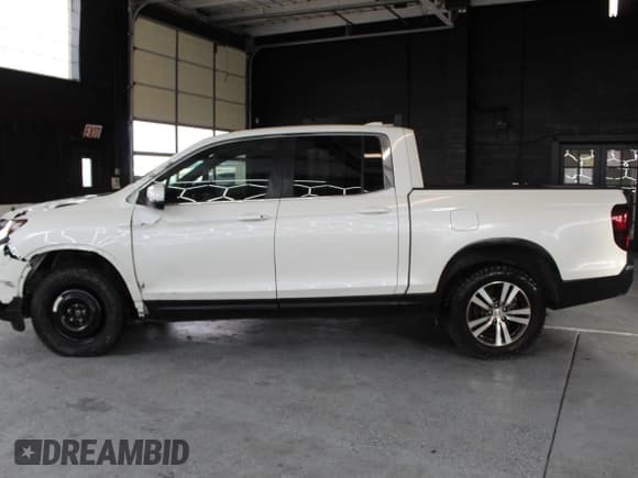 ✅ 2017 Honda Ridgeline RTS • VIN: 5FPYK3F4XHB022956 • Лот: 87277795. Опубликован ранее на Copart с пробегом 84 866 миль. Бесплатный доступ к архиву аукционных продаж из США и подробный отчёт об истории автомобиля на DreamBid. Изображение 4.