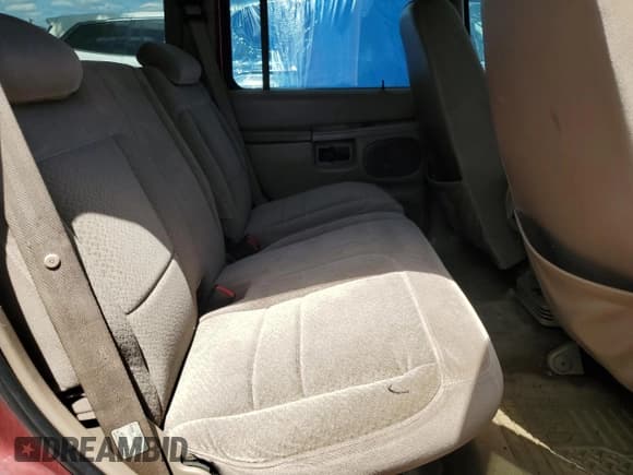 ✅ 2000 Mercury Mountaineer • VIN: 4M2ZU76E8YUJ09828 • Lot: 62706994. Listed on Copart with 215,356 mi. Free auction sales archive from the USA and detailed vehicle history report at DreamBid. Image 11.