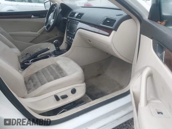 ✅ 2013 Volkswagen Passat SEL Premium • VIN: 1VWCN7A3XDC080649 • Lot: 43380982. Listed on IAAI with 123,505 mi. Free auction sales archive from the USA and detailed vehicle history report at DreamBid. Image 5.