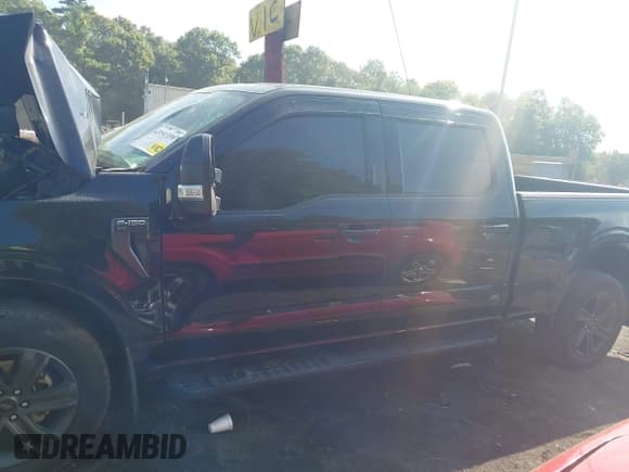 ✅ 2022 Ford F-150 Platinum • VIN: 1FTFW1E81NFC27876 • Lot: 43191339. Listed on IAAI with 42,006 mi. Free auction sales archive from the USA and detailed vehicle history report at DreamBid. Image 15.