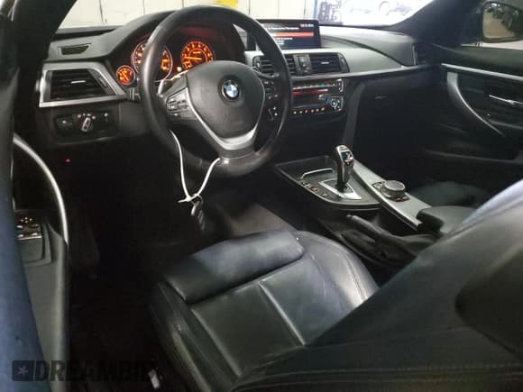 ✅ 2019 BMW 4 Series 430i xDrive • VIN: WBA4W5C56KAE43657 • Lot: 57573275. Listed on Copart with 166,658 mi. Free auction sales archive from the USA and detailed vehicle history report at DreamBid. Image 8.