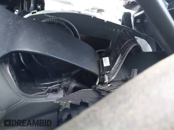 2022 Hyundai Santa Fe SEL z VIN 5NMS2DAJ8NH374641, wystawiony jako IAAI lot #42914061 z przebiegiem Nie podano mil oraz . Historia ofert i sprzedaży dostępna na DreamBid. Obrazek 16.