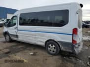 ✅ 2018 Ford Transit Passenger XL • VIN: 1FBAX2CM3JKA97862 • Lot: 43121545. Wystawiony na Copart z przebiegiem 67 592 mil. Bezpłatny archiwum sprzedaży aukcyjnych z USA i szczegółowy raport historii pojazdu na DreamBid. Zdjęcie 2.