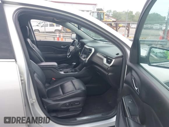 ✅ 2017 GMC Acadia SLT • VIN: 1GKKNMLS8HZ184064 • Lot: 42113172. Listed on IAAI with 118,769 mi. Free auction sales archive from the USA and detailed vehicle history report at DreamBid. Image 5.