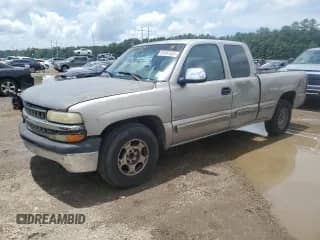 2000 Chevrolet Silverado 1500 LS with VIN 2GCEC19V9Y1291096, listed as a Copart auction lot 61387525 with 188,121 mi miles and Salvage title. Bid and sale history available at DreamBid. Image 1.