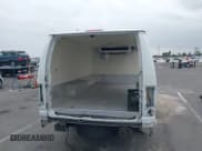 ✅ 2011 Ford Econoline Cargo Commercial • VIN: 1FTNS2EL9BDA66492 • Lot: 41468241. Wystawiony na IAAI z przebiegiem 234 765 mil. Bezpłatny archiwum sprzedaży aukcyjnych z USA i szczegółowy raport historii pojazdu na DreamBid. Zdjęcie 16.