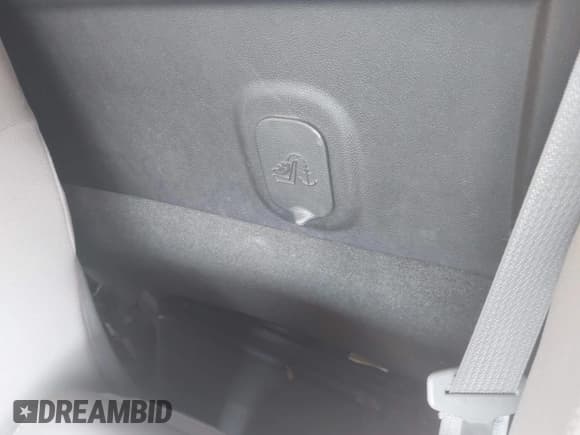 ✅ 2015 Chevrolet Silverado 2500HD Work Truck • VIN: 1GC0CUEG1FZ527683 • Lot: 42869774. Wystawiony na IAAI z przebiegiem 191 790 mil. Bezpłatny archiwum sprzedaży aukcyjnych z USA i szczegółowy raport historii pojazdu na DreamBid. Zdjęcie 8.