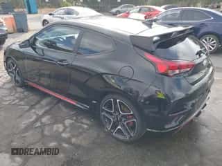 2022 Hyundai Veloster z VIN KMHT36AH1NU014206, wystawiony jako IAAI lot #41202982 z przebiegiem 26 572 mil mil oraz . Historia ofert i sprzedaży dostępna na DreamBid. Obrazek 3.