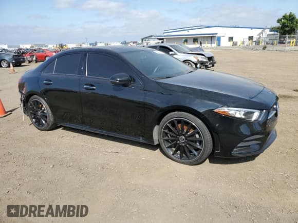 ✅ 2019 Mercedes-Benz A 220 • VIN: WDD3G4EB9KW027200 • Лот: 56667853. Опубликован ранее на Copart с пробегом 22 199 миль. Бесплатный доступ к архиву аукционных продаж из США и подробный отчёт об истории автомобиля на DreamBid. Изображение 4.