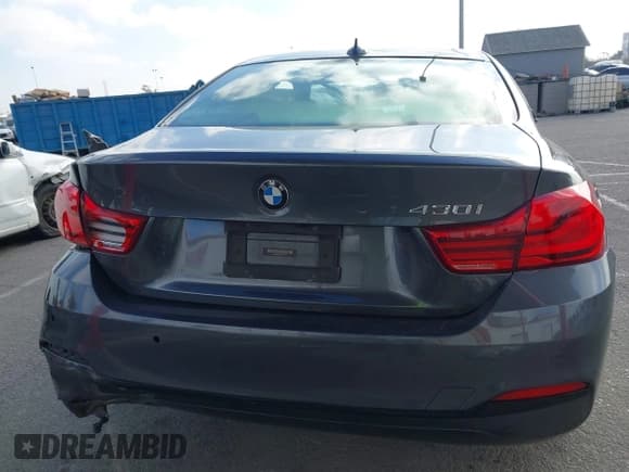 ✅ 2018 BMW 4 Series 430i • VIN: WBA4W3C50JAC97081 • Lot: 43368428. Wystawiony na IAAI z przebiegiem 107 382 mil. Bezpłatny archiwum sprzedaży aukcyjnych z USA i szczegółowy raport historii pojazdu na DreamBid. Zdjęcie 17.