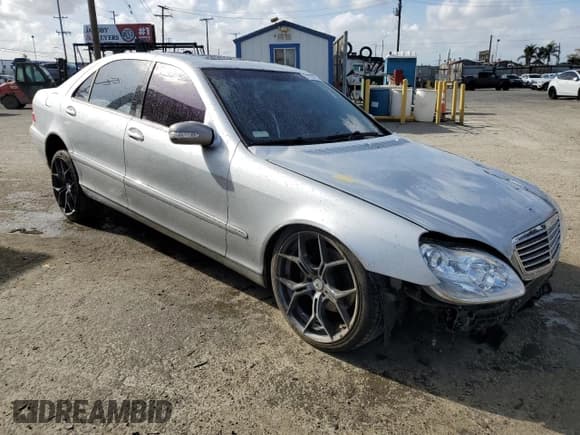 ✅ 2001 Mercedes-Benz S 320/430/500 • VIN: WDBNG70J21A179719 • Lot: 51623955. Wystawiony na Copart z przebiegiem Nie podano. Bezpłatny archiwum sprzedaży aukcyjnych z USA i szczegółowy raport historii pojazdu na DreamBid. Zdjęcie 4.