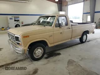 ✅ 1985 Ford F-150 • VIN: 1FTDF15Y7FNA75147 • Lot: 85775085. Wystawiony na Copart z przebiegiem 5 686 mil. Bezpłatny archiwum sprzedaży aukcyjnych z USA i szczegółowy raport historii pojazdu na DreamBid. Zdjęcie 1.
