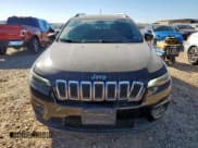 ✅ 2019 Jeep Cherokee Latitude • VIN: 1C4PJLCB2KD348260 • Lot: 90700975. Wystawiony na Copart z przebiegiem 118 193 mil. Bezpłatny archiwum sprzedaży aukcyjnych z USA i szczegółowy raport historii pojazdu na DreamBid. Zdjęcie 5.