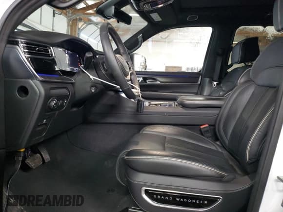 ✅ 2024 Jeep Grand Wagoneer Series II • VIN: 1C4SJSFPXRS149913 • Lot: 44986305. Listed on Copart with 20,096 mi. Free auction sales archive from the USA and detailed vehicle history report at DreamBid. Image 7.