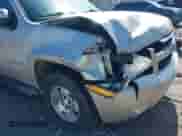 2014 Chevrolet Suburban LT z VIN 1GNSKJE71ER145069, wystawiony jako IAAI lot #41855455 z przebiegiem 197 617 mil mil oraz . Historia ofert i sprzedaży dostępna na DreamBid. Obrazek 6.