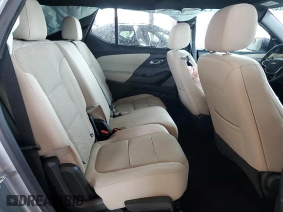 ✅ 2023 Chevrolet Traverse LS • VIN: 1GNERFKW8PJ210227 • Lot: 73453854. Wystawiony na Copart z przebiegiem 41 546 mil. Bezpłatny archiwum sprzedaży aukcyjnych z USA i szczegółowy raport historii pojazdu na DreamBid. Zdjęcie 10.