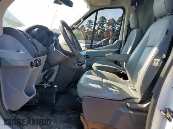 ✅ 2016 Ford Transit Cargo • VIN: 1FTYR2CM5GKB40255 • Lot: 86586675. Listed on Copart with 194,461 mi. Free auction sales archive from the USA and detailed vehicle history report at DreamBid. Image 7.