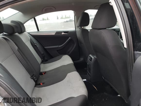 ✅ 2018 Volkswagen Jetta S • VIN: 3VW167AJXJM203797 • Lot: 63529005. Wystawiony na Copart z przebiegiem 70 042 mil. Bezpłatny archiwum sprzedaży aukcyjnych z USA i szczegółowy raport historii pojazdu na DreamBid. Zdjęcie 10.