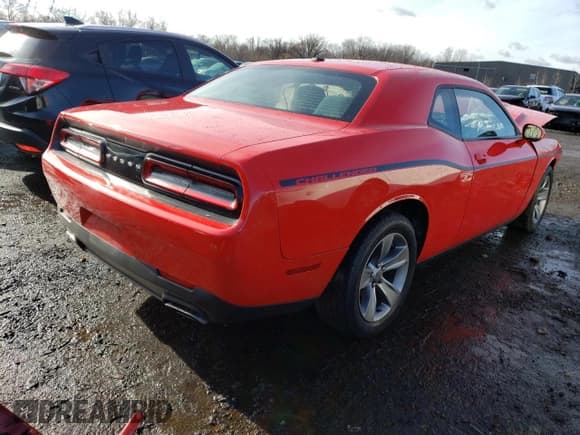 ✅ 2016 Dodge Challenger SXT Plus • VIN: 2C3CDZAG5GH280204 • Lot: 76968593. Wystawiony na Copart z przebiegiem 102 138 mil. Bezpłatny archiwum sprzedaży aukcyjnych z USA i szczegółowy raport historii pojazdu na DreamBid. Zdjęcie 3.