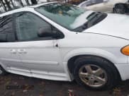 ✅ 2005 Dodge Caravan SXT • VIN: 2D4GP44L85R596402 • Lot: 43877457. Wystawiony na IAAI z przebiegiem 88 203 mil. Bezpłatny archiwum sprzedaży aukcyjnych z USA i szczegółowy raport historii pojazdu na DreamBid. Zdjęcie 6.